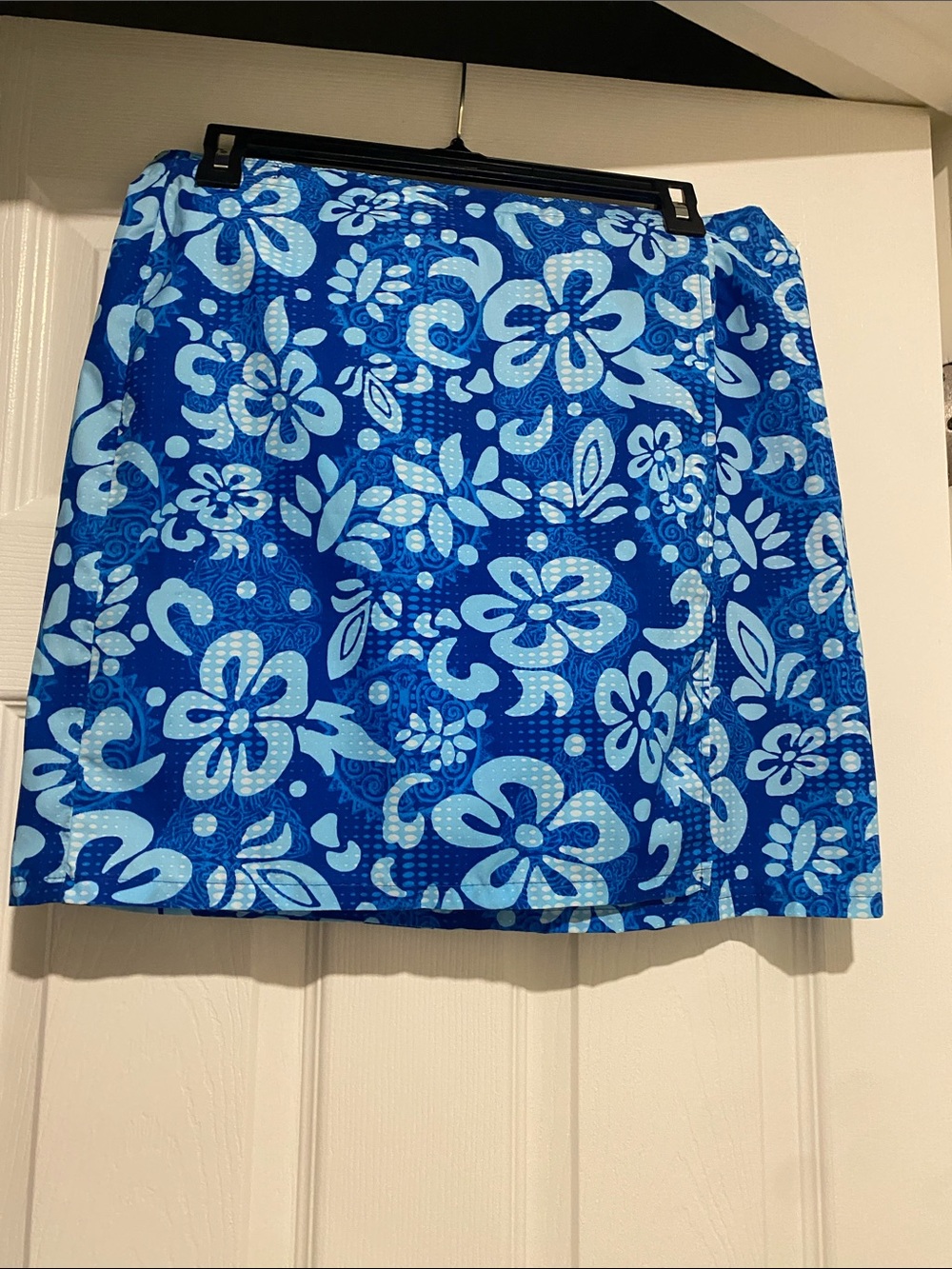 Hawaiian style wrap around Velcro skirt